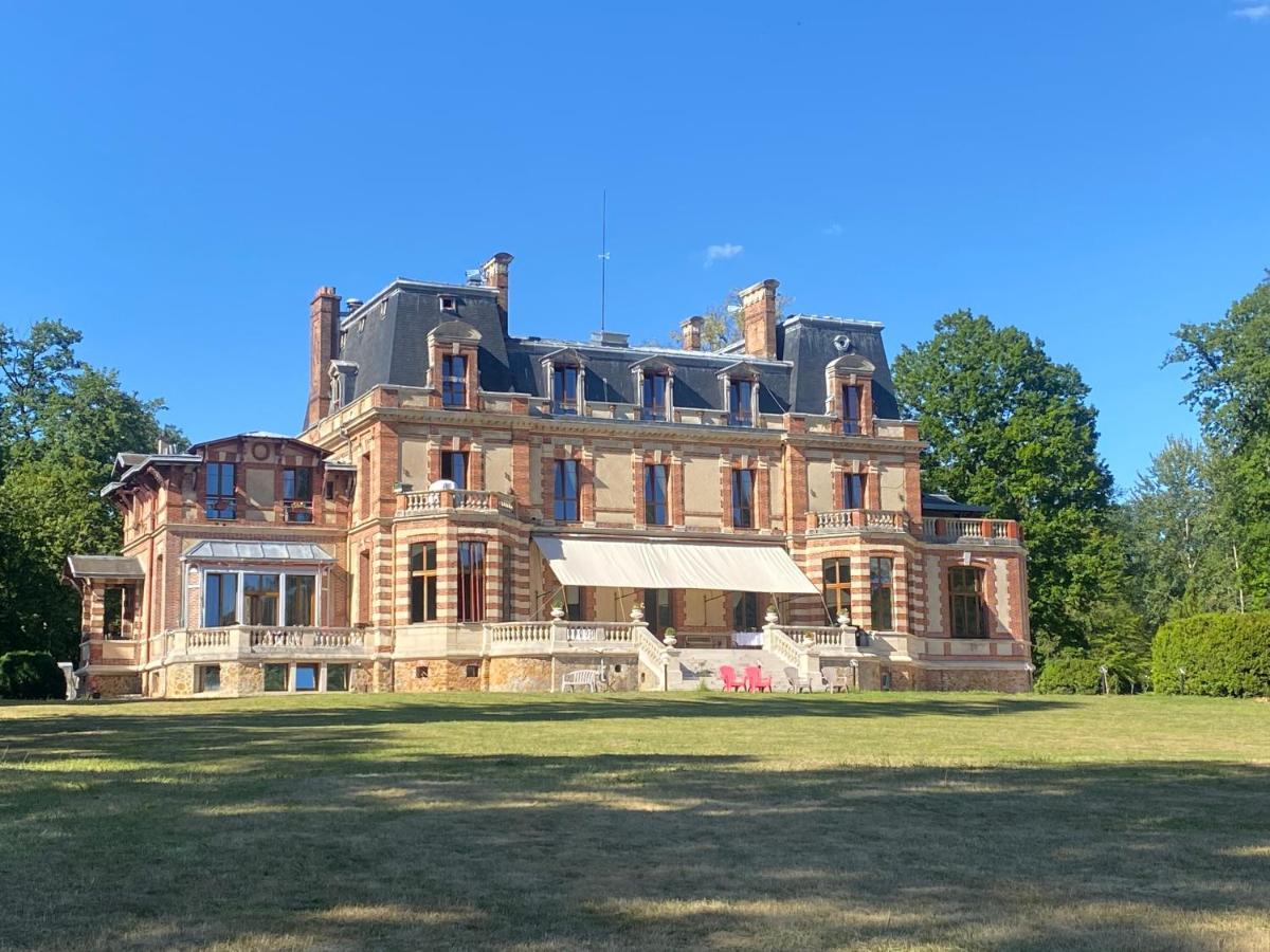 Château de Crènille Chaumes-en-Brie Esterno foto