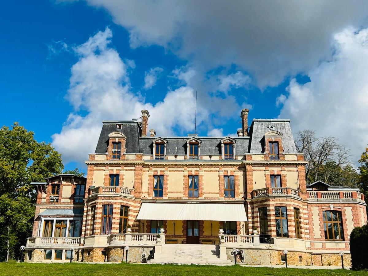 Château de Crènille Chaumes-en-Brie Esterno foto