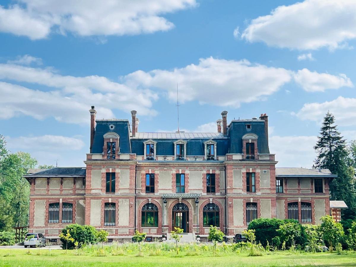 Château de Crènille Chaumes-en-Brie Esterno foto