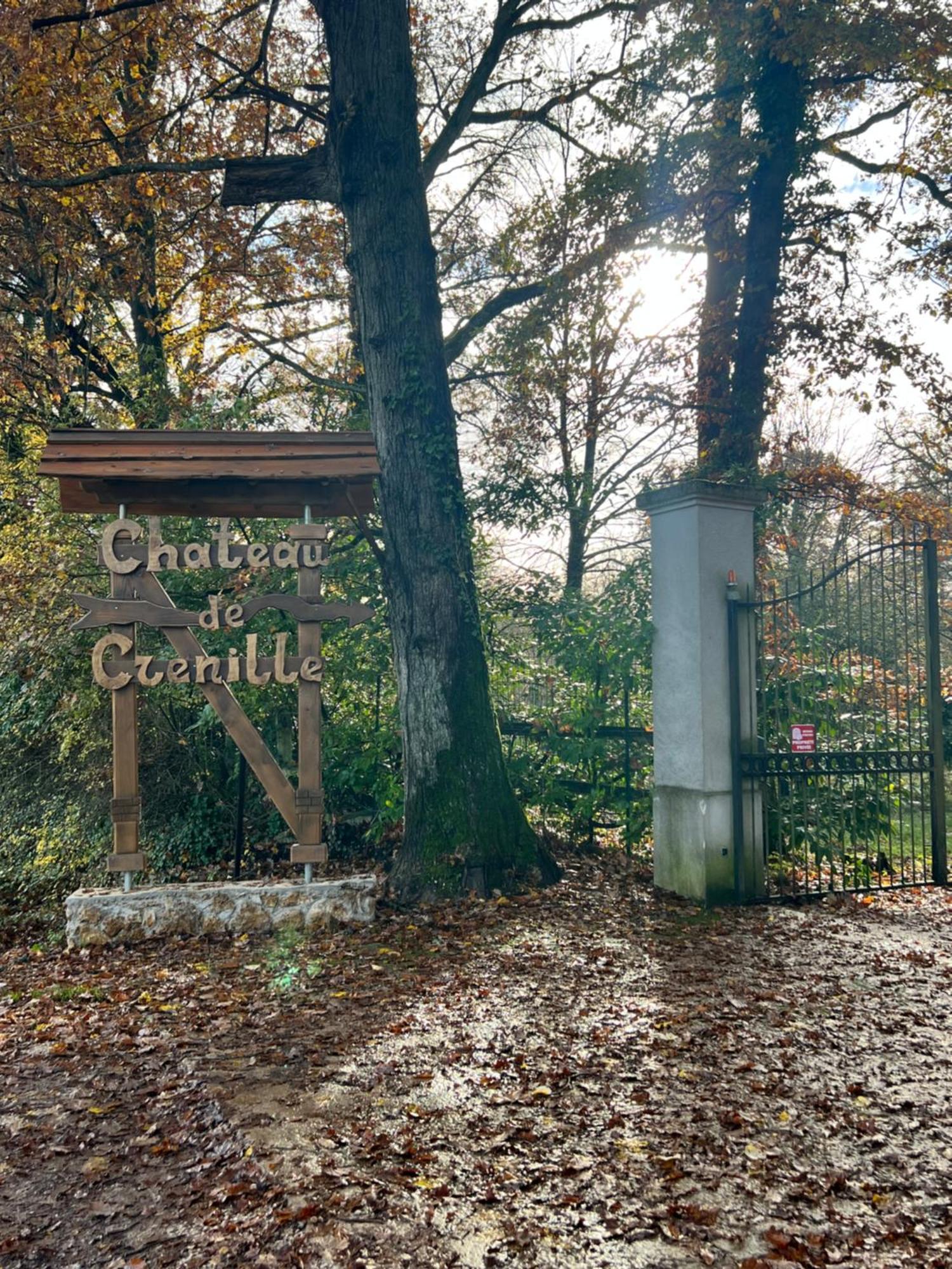 Château de Crènille Chaumes-en-Brie Esterno foto