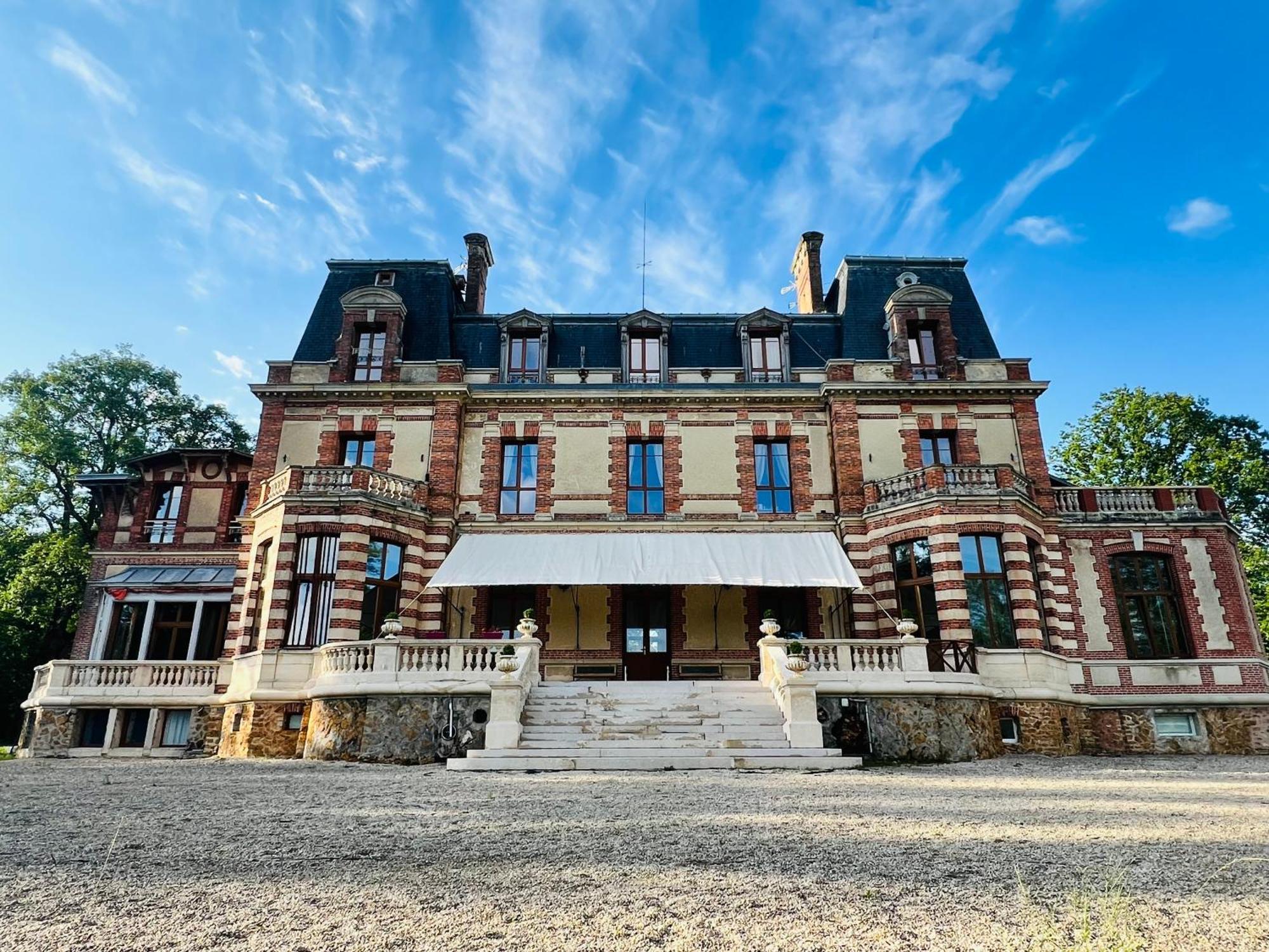 Château de Crènille Chaumes-en-Brie Esterno foto